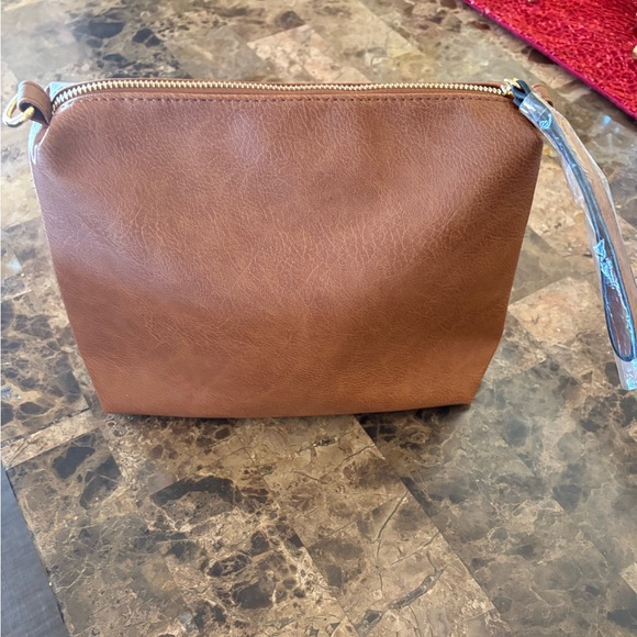 Steve Madden NWOT  Brown Wristlet with Gold Zipper. H 10” X W 12” - Picture 4 of 8